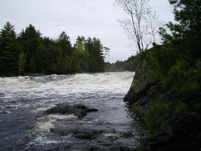 Images/Big Gordon Falls May 13 2000 5.jpg